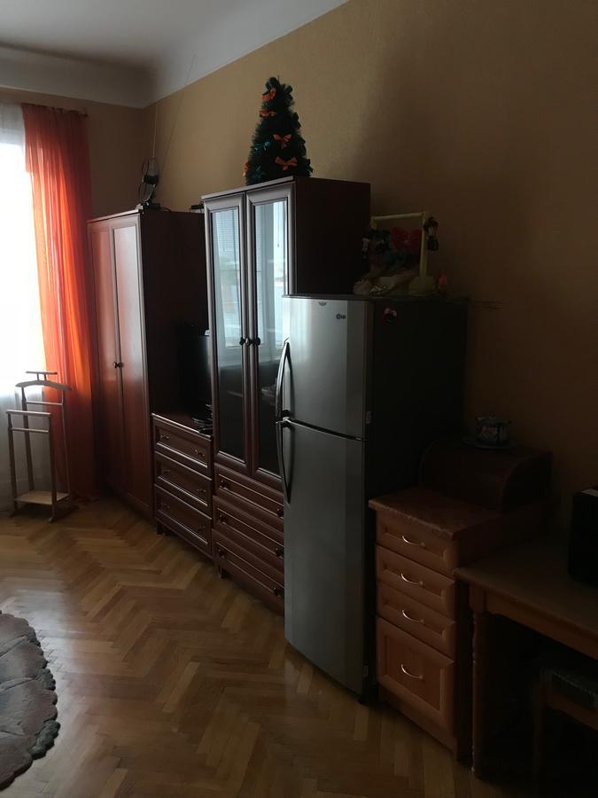 Apartment On Hoholya Street Chernivtsi Exterior foto