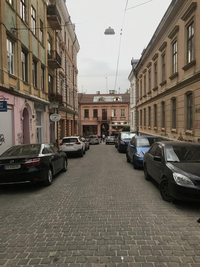 Apartment On Hoholya Street Chernivtsi Exterior foto